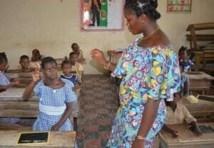 endeavour mining soutien association AIM Côte d'Ivoire enfants malentendants handicapés